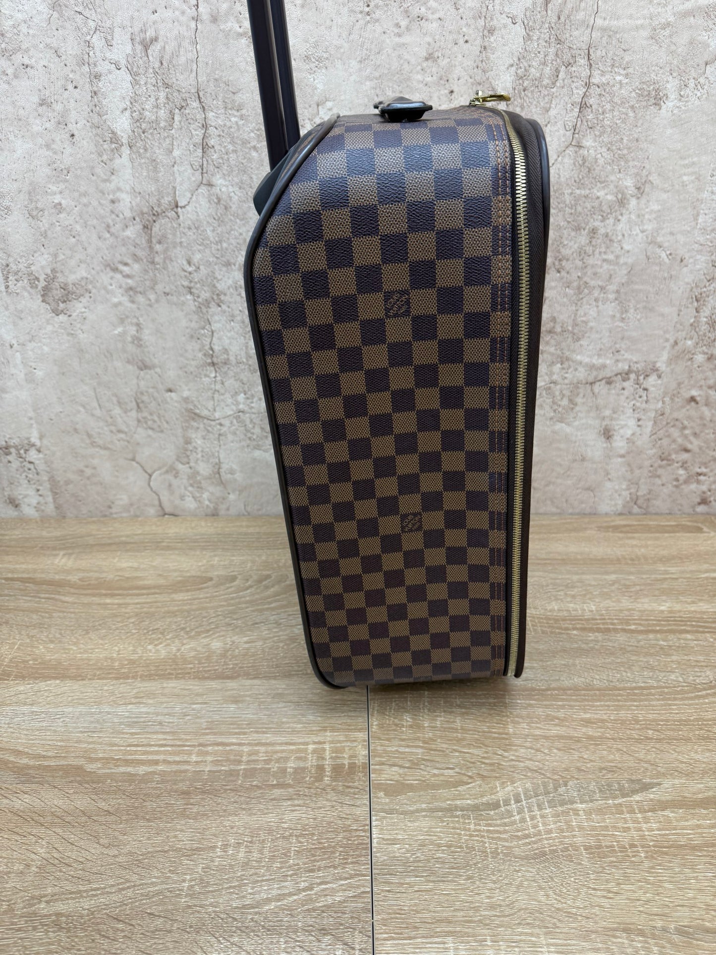 https://res.cloudinary.com/dyql5hig8/image/upload/v1754319020/jil9oyci6gbigophetbp.jpg