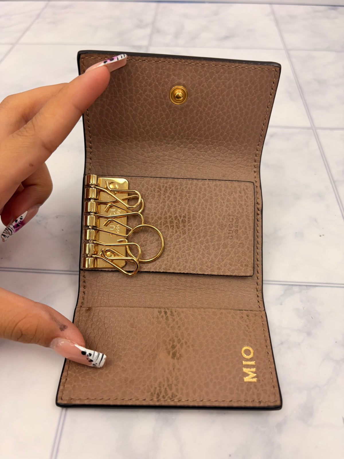 Gucci Supreme Monogram GG Marmont 6 Ring Key Case