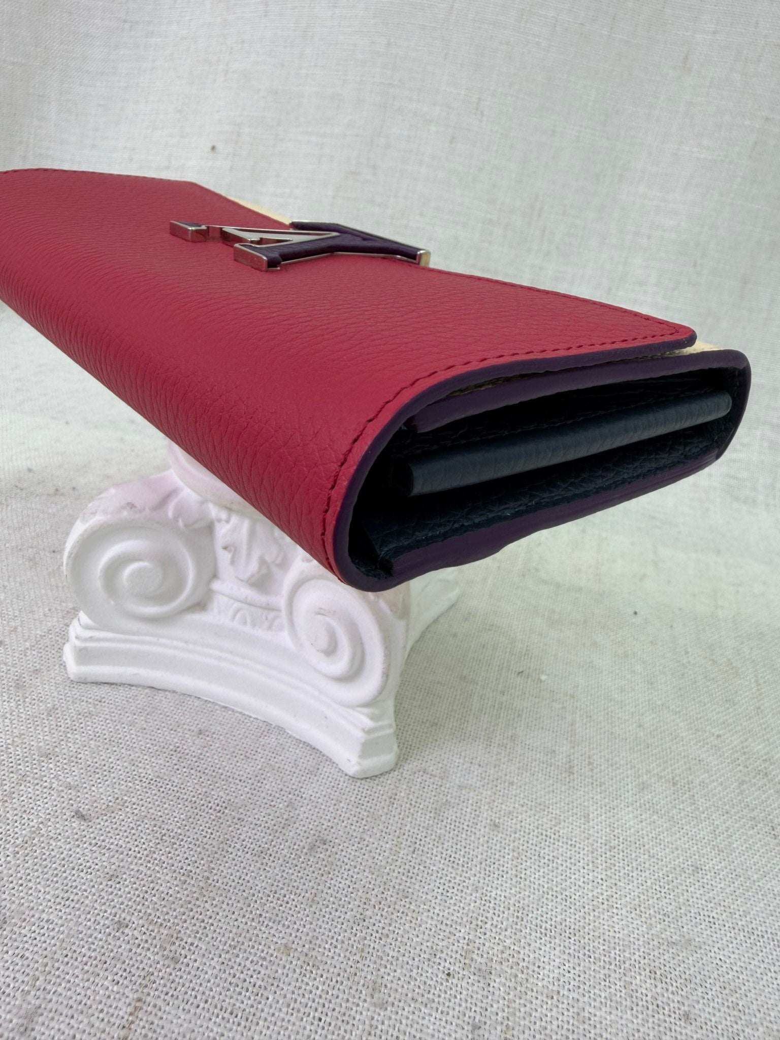 Louis Vuitton Multicolored Taurillon Leather Capucine Sarah Wallet