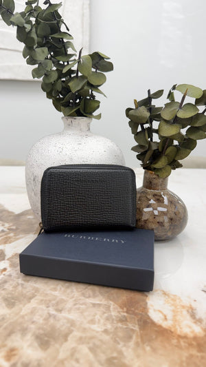 LIKE NEW - Burberry Black Grained Leather Zippy Compact Wallet