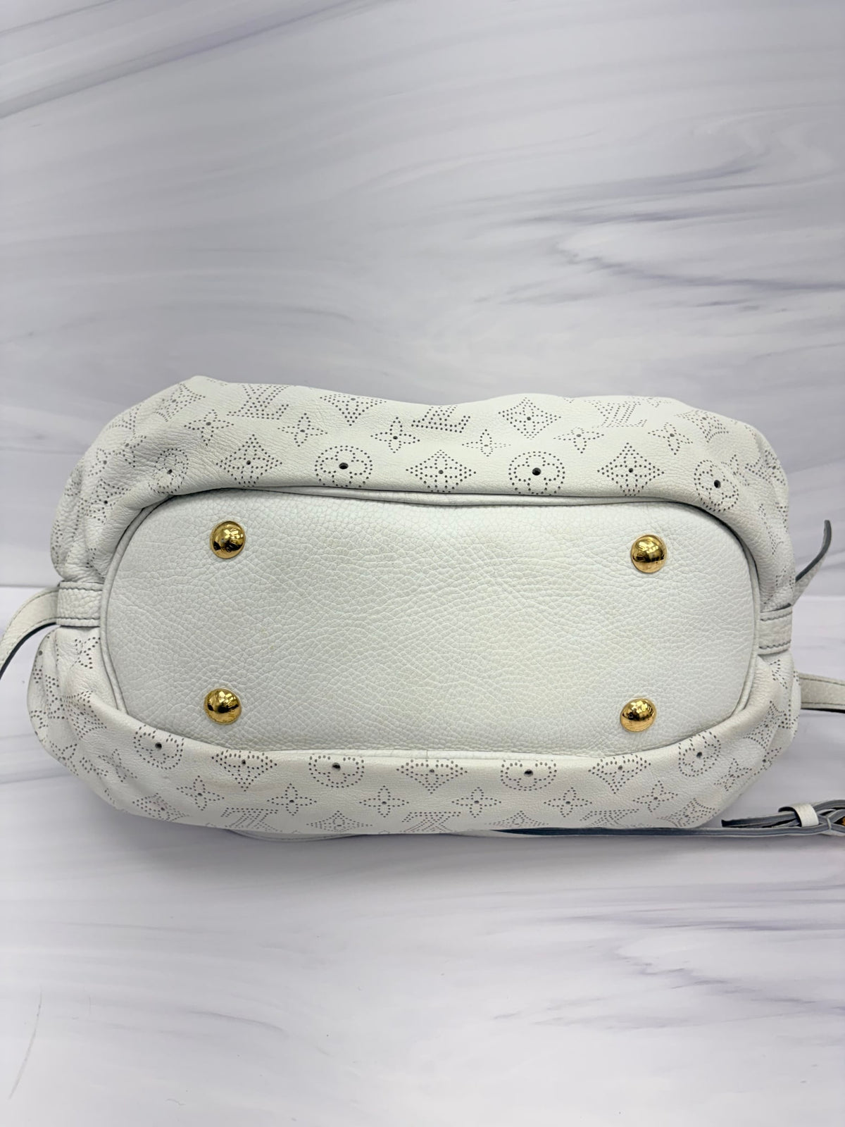 Louis Vuitton White Leather Monogram Mahina Hobo Shoulder Bag