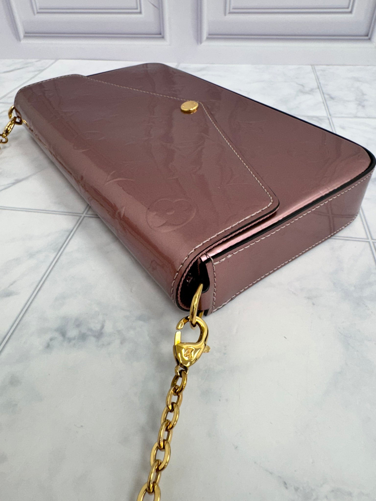 LIKE NEW - Louis Vuitton Metallic Rose Monogram Vernis Felicie Pochette