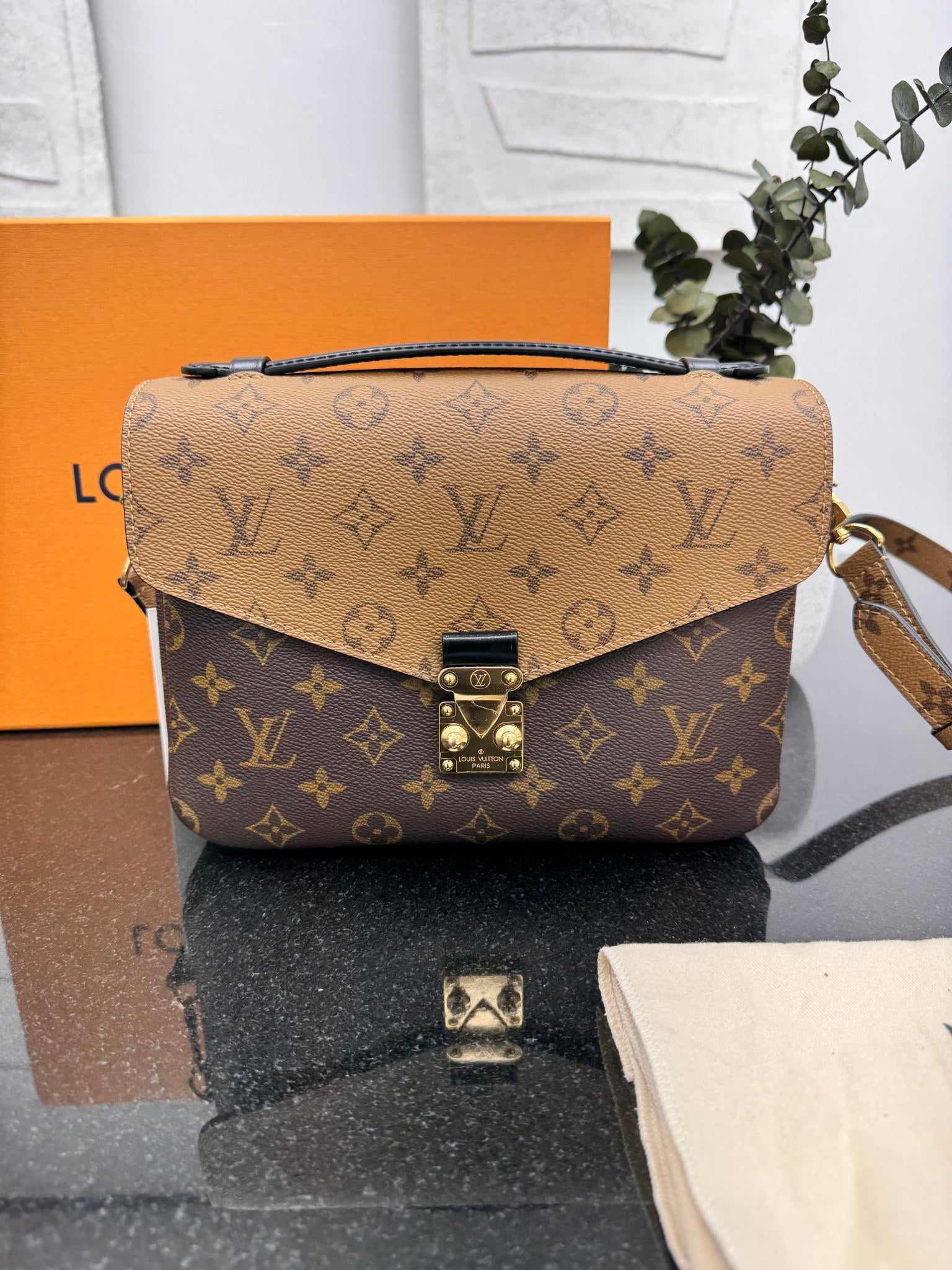 LIKE NEW - Louis Vuitton Reverse Monogram Giant Pochette Metis  