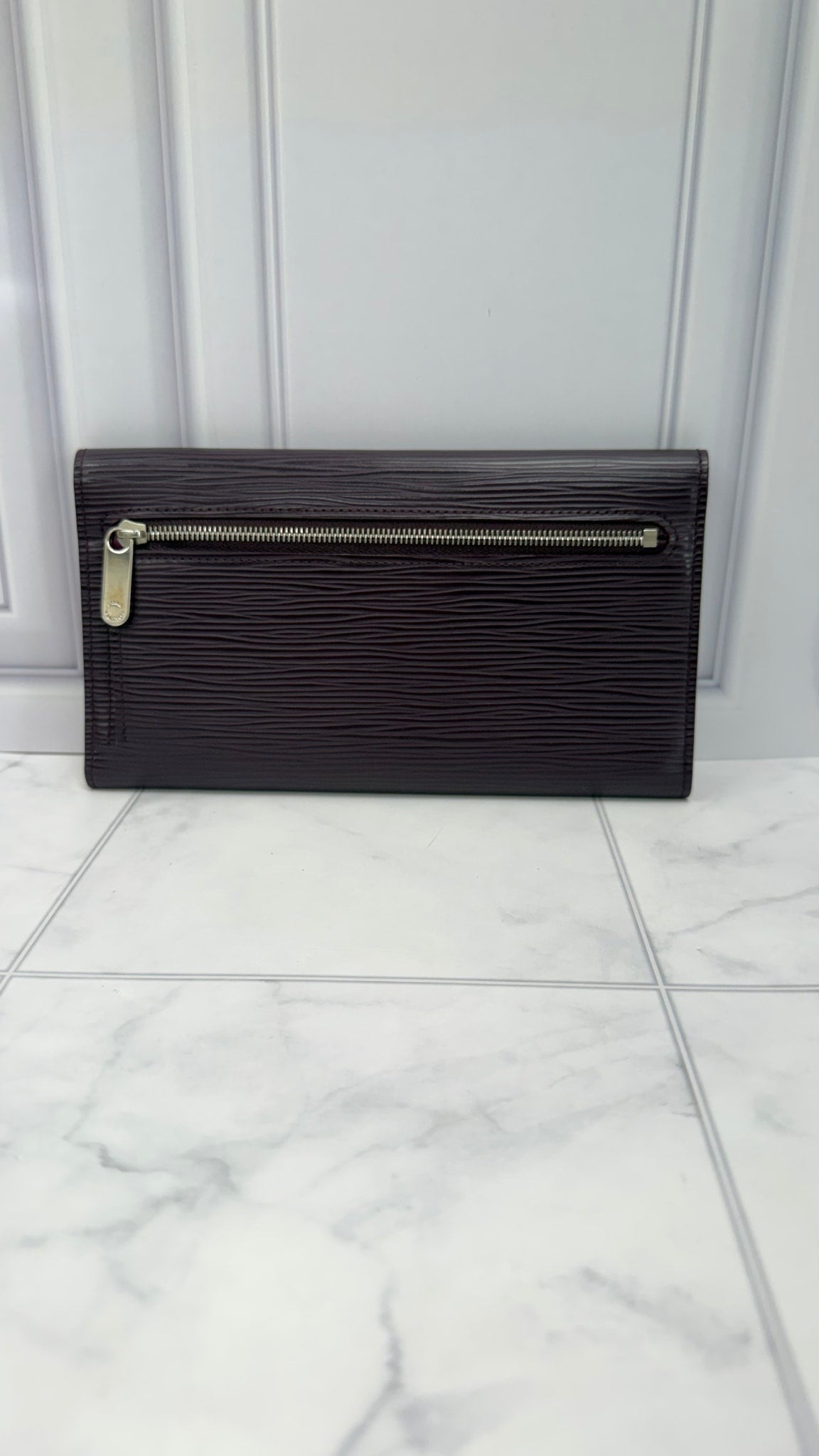 LIKE NEW- Louis Vuitton Plum Epi Cassis Eugenie Wallet