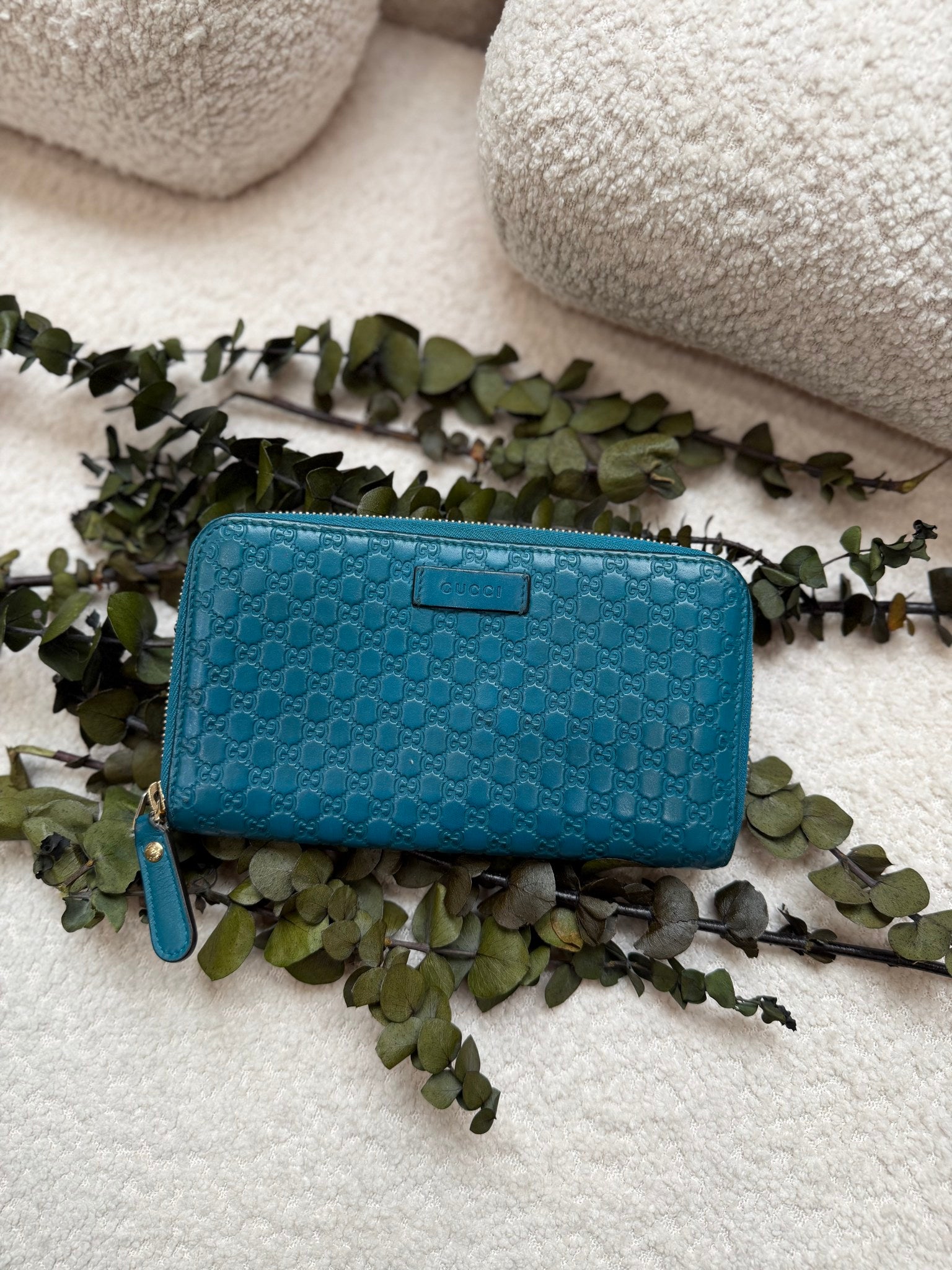 Gucci Teal Guccissima Leather Zippy Leather