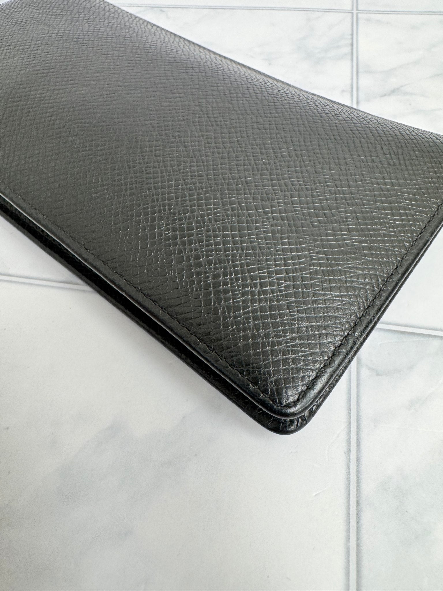 Louis Vuitton Brazza Wallet Taiga Leather