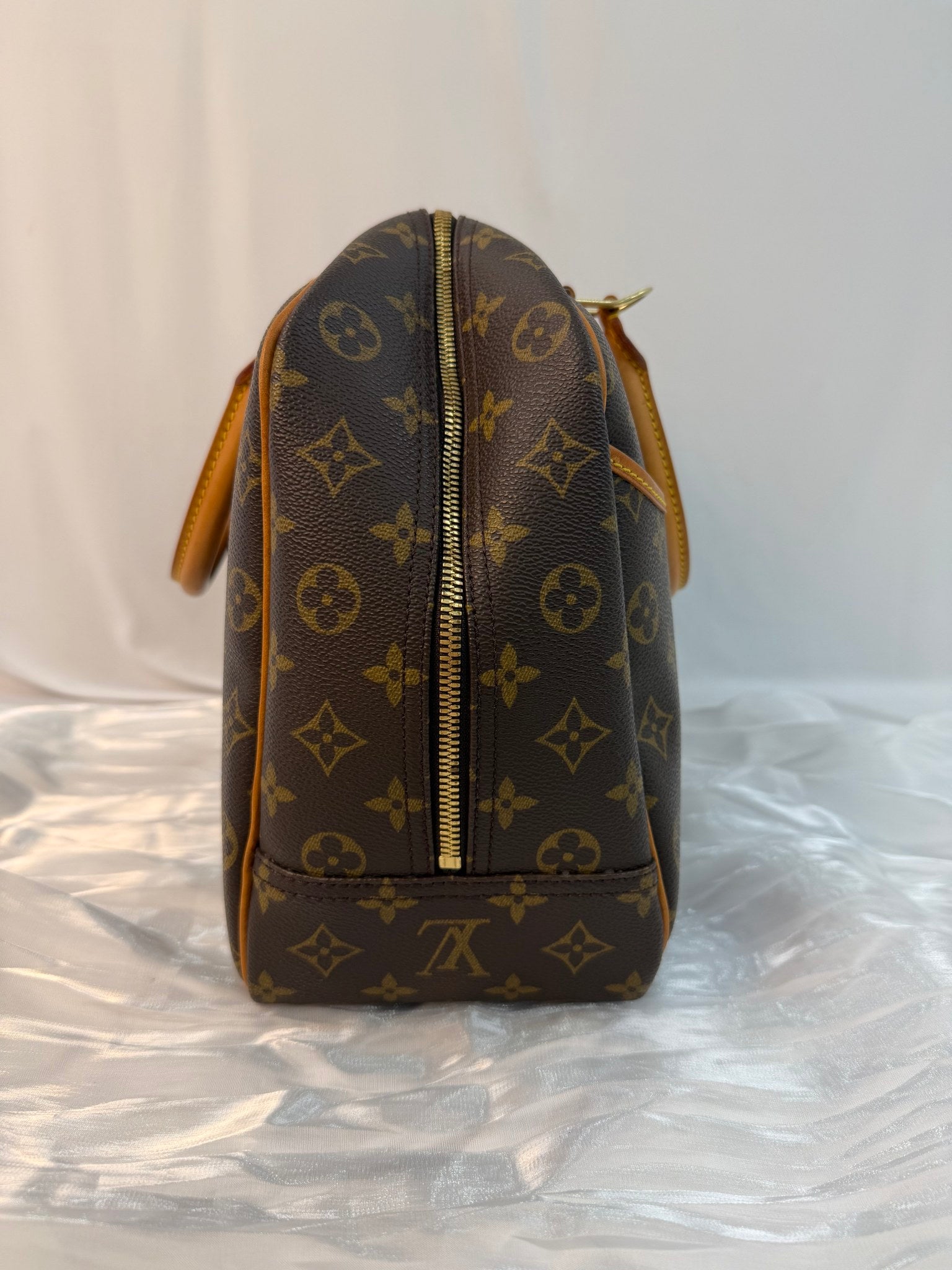 Louis Vuitton Monogram Deauville Handbag