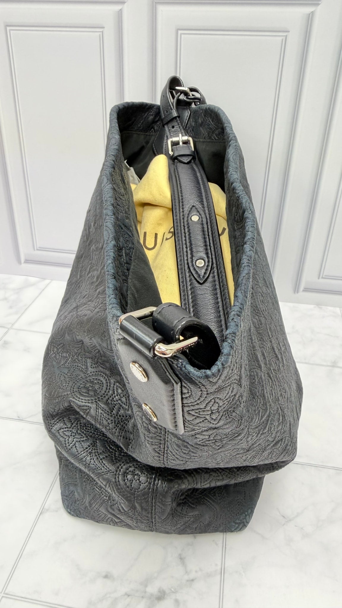 Louis Vuitton Black Quilted Lambskin Leather Antheia Hobo PM