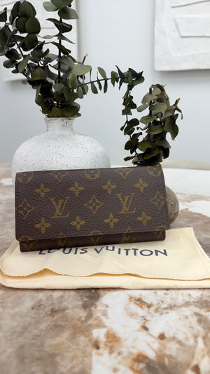 LIKE NEW - Louis Vuitton Monogram Porte Yen Long Wallet