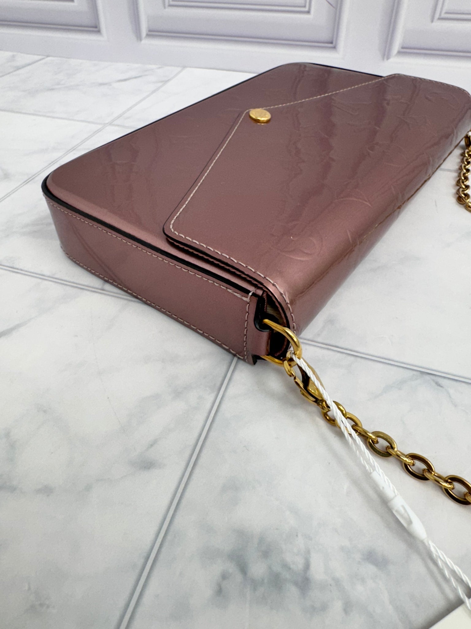 LIKE NEW - Louis Vuitton Metallic Rose Monogram Vernis Felicie Pochette