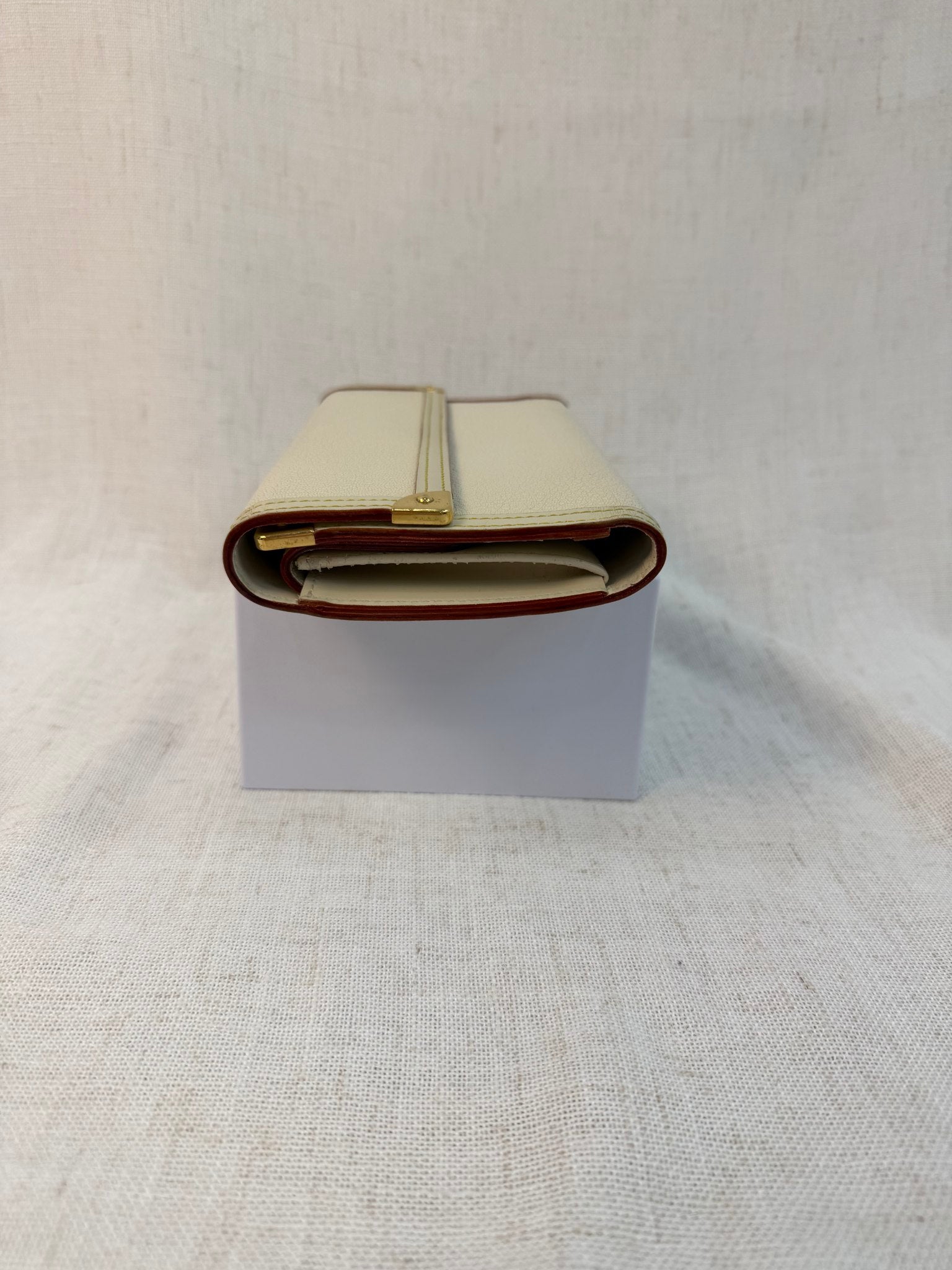 Louis Vuitton Cream Leather Suhali International Wallet