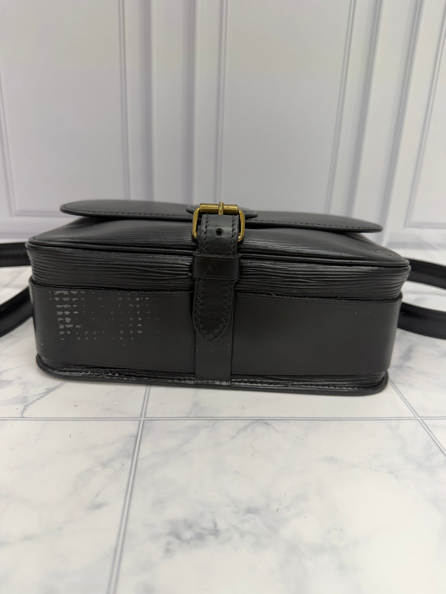 Louis Vuitton Black Epi Cartouchiere MM Shoulder Bag