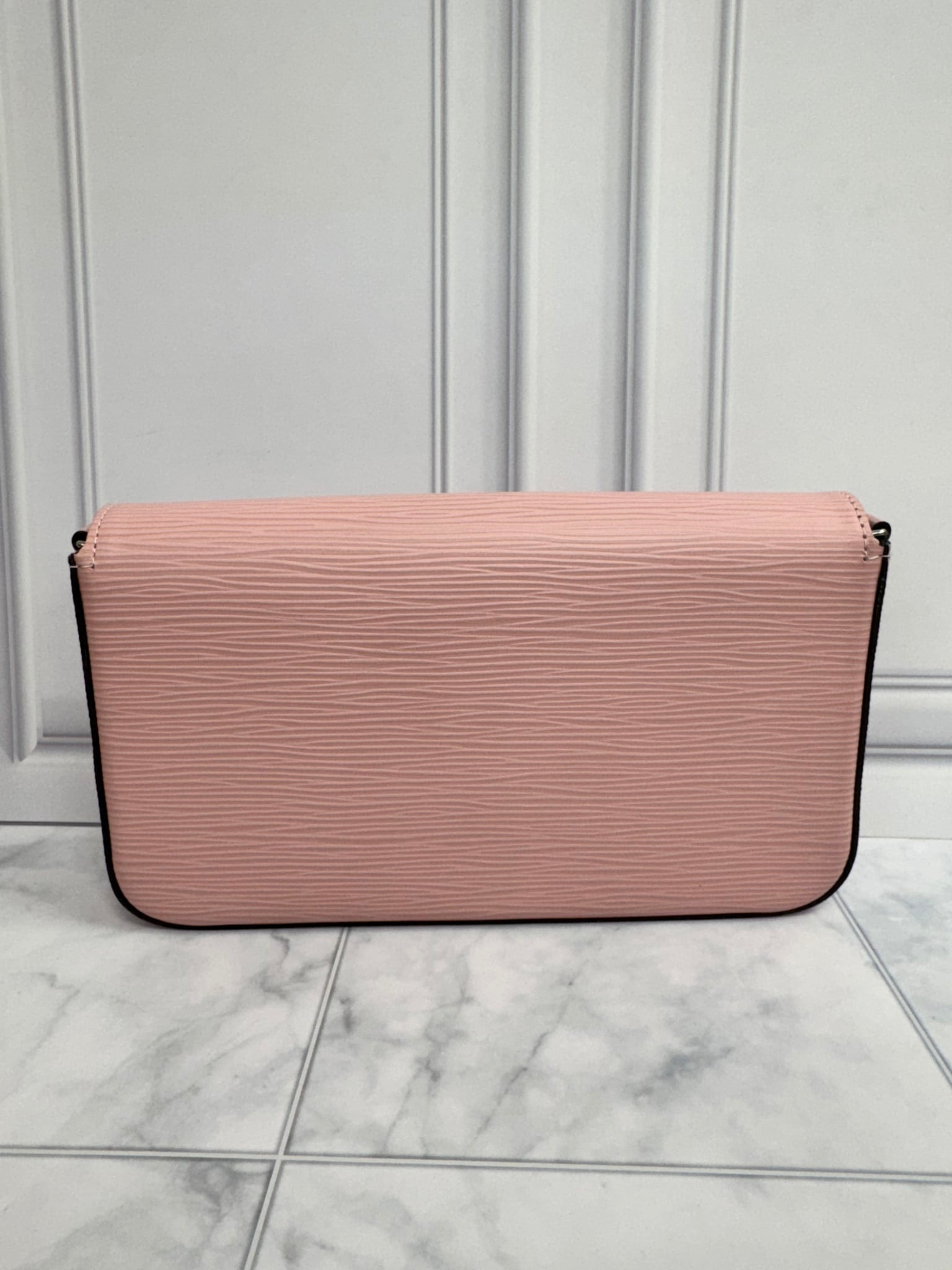 LIKE NEW  - Louis Vuitton Pink Epi Leather Felicie Pochette 