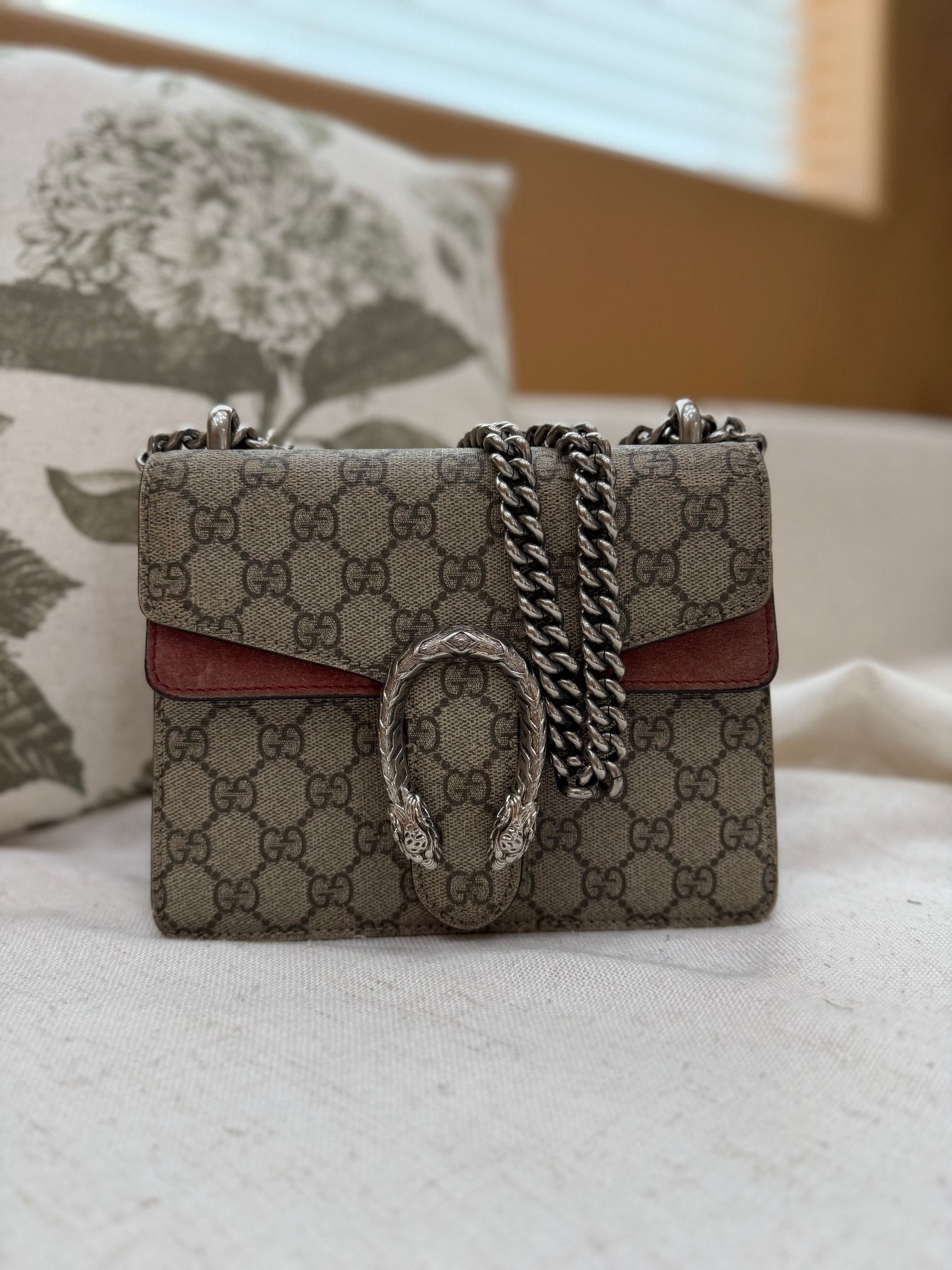 Gucci Dionysus GG Supreme Small Shoulder Bag