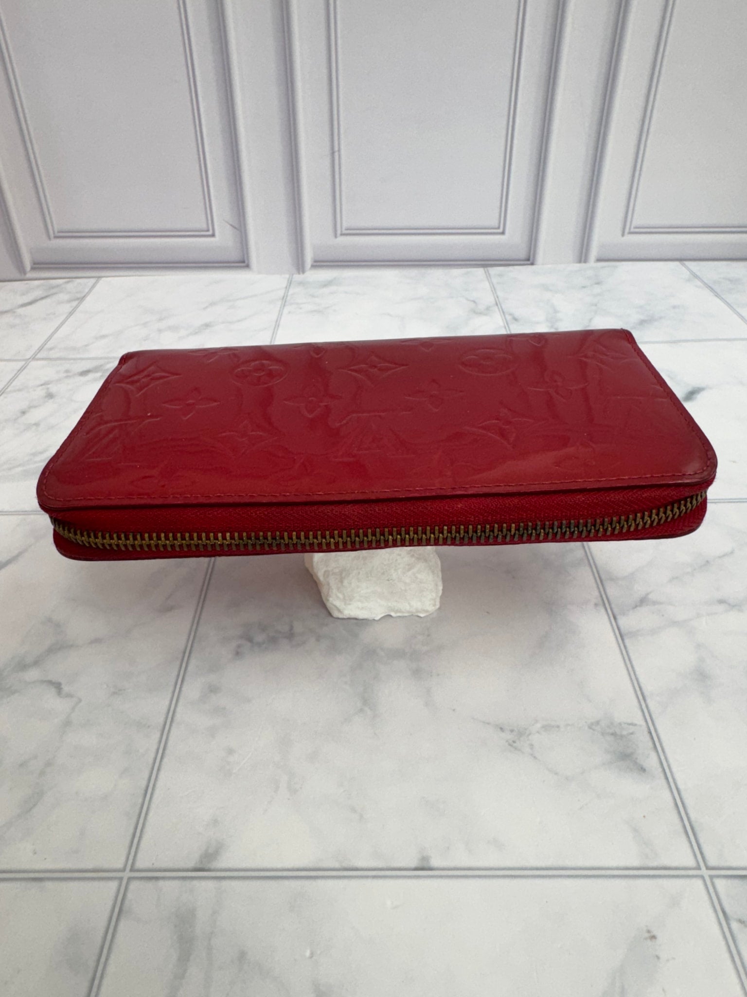 Louis Vuitton Red Vernis Monogram Zippy Wallet
