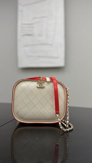 Chanel Red and White Quilted Leather Matelasse Vanity Top Handle Bag