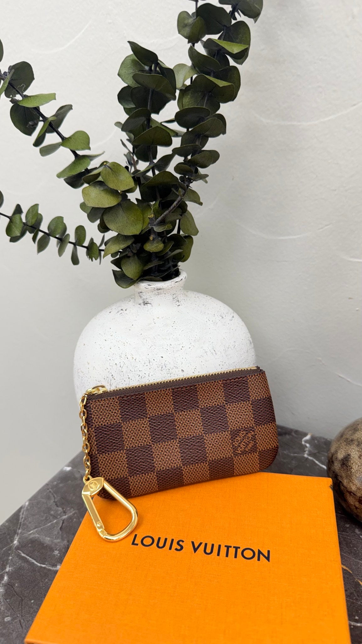 LIKE NEW - Louis Vuitton Damier Ebene Key Cles 