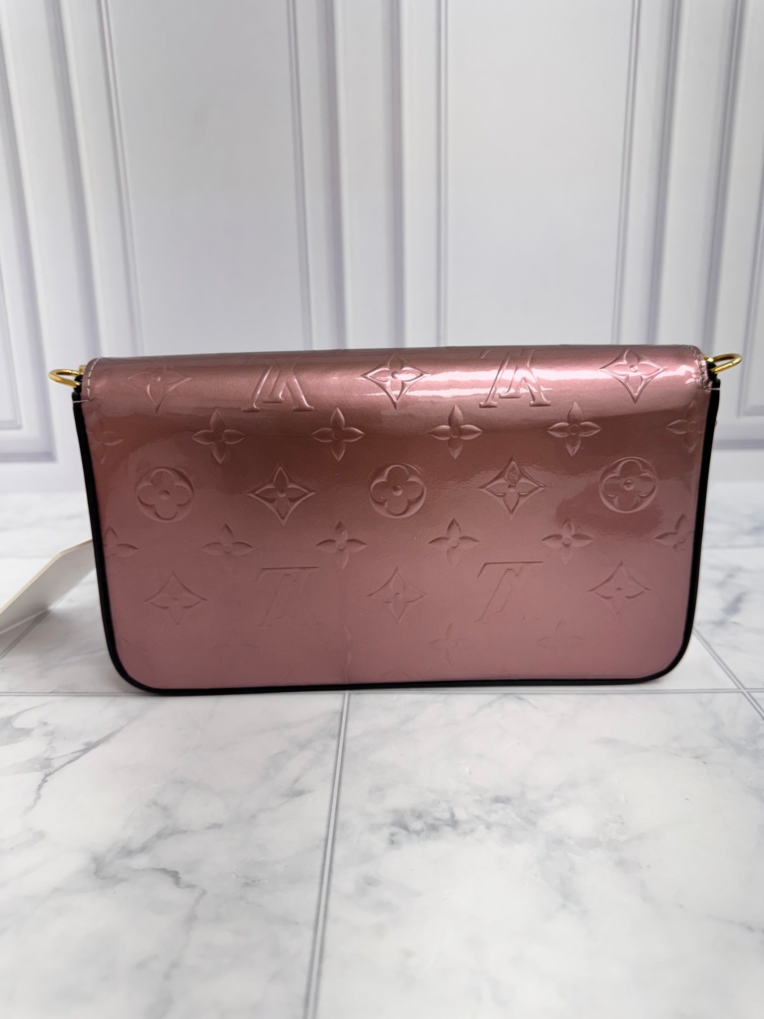 LIKE NEW - Louis Vuitton Metallic Rose Monogram Vernis Felicie Pochette