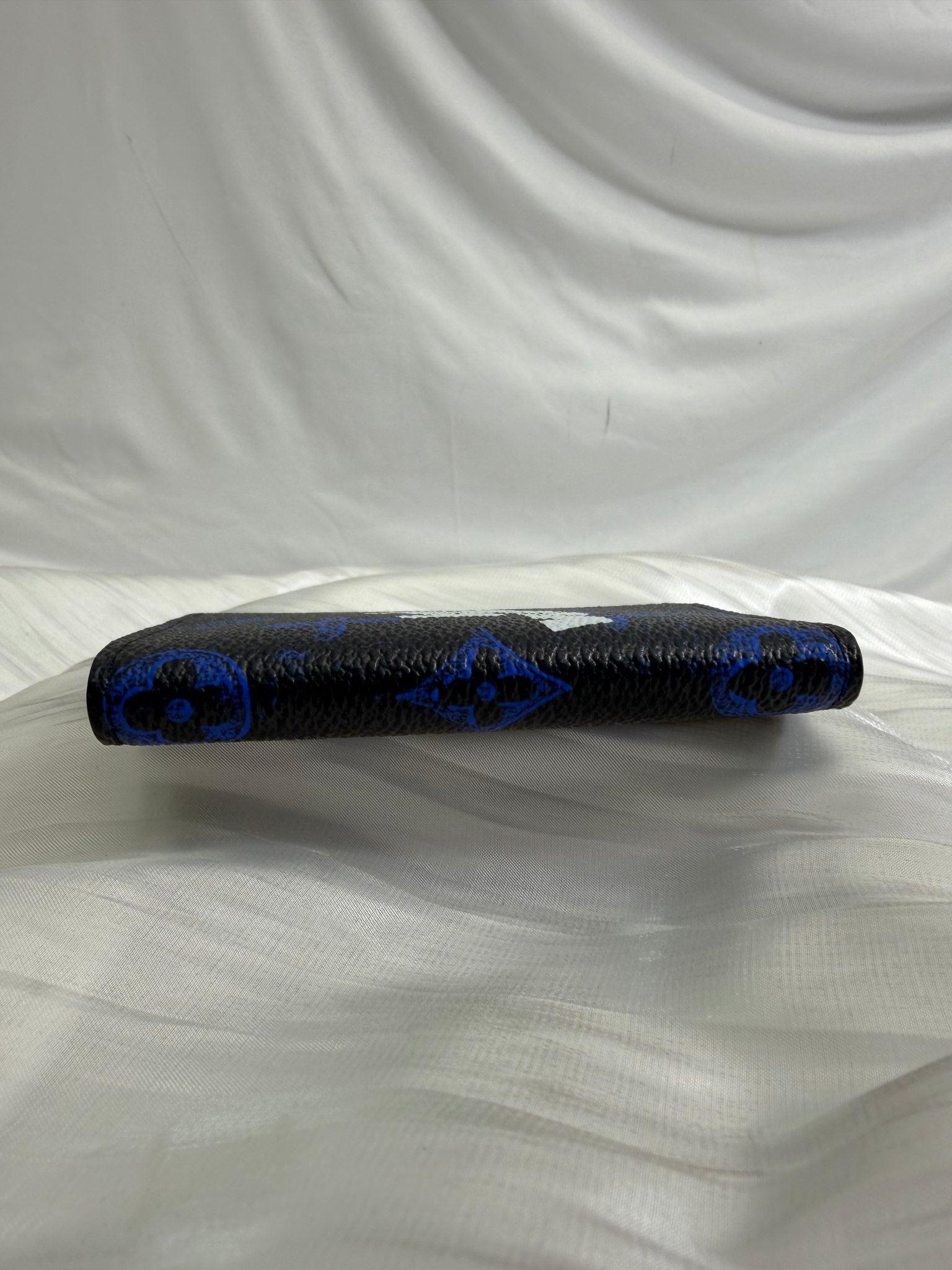 BRAND NEW Louis Vuitton Limited Edition Navy Pocket Organizer 