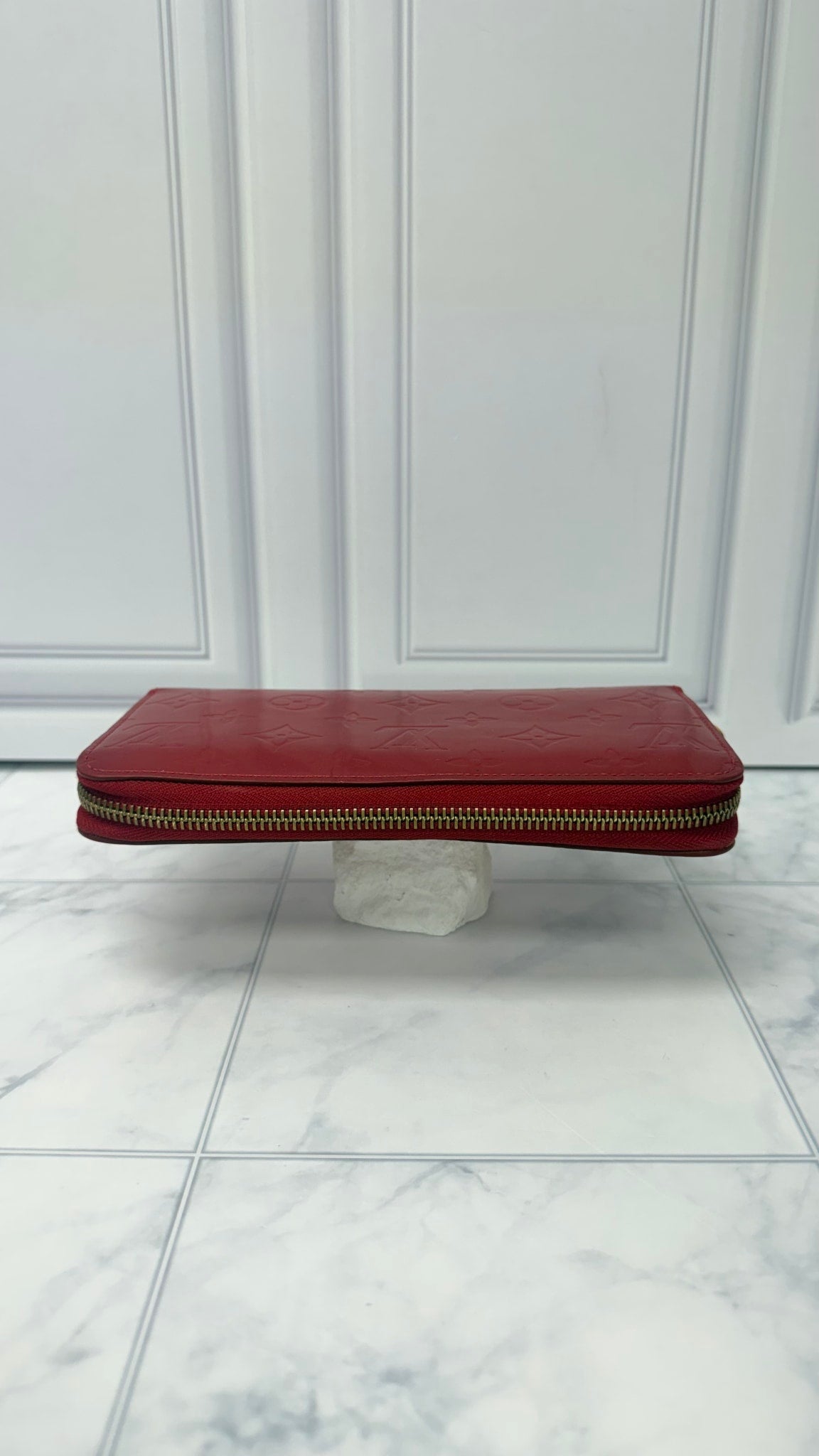 Louis Vuitton Monogram Red Vernis Leather Zippy Wallet