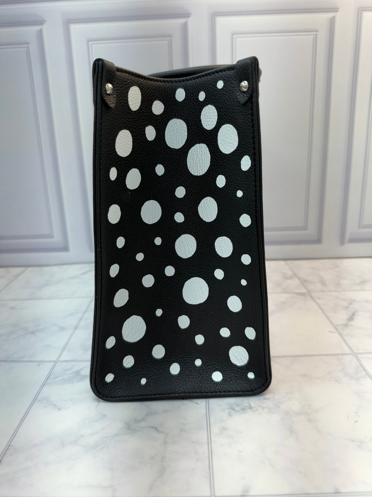LIKE NEW - Louis Vuitton Black And White Leather Infiniti Dots Kusama On The Go MM