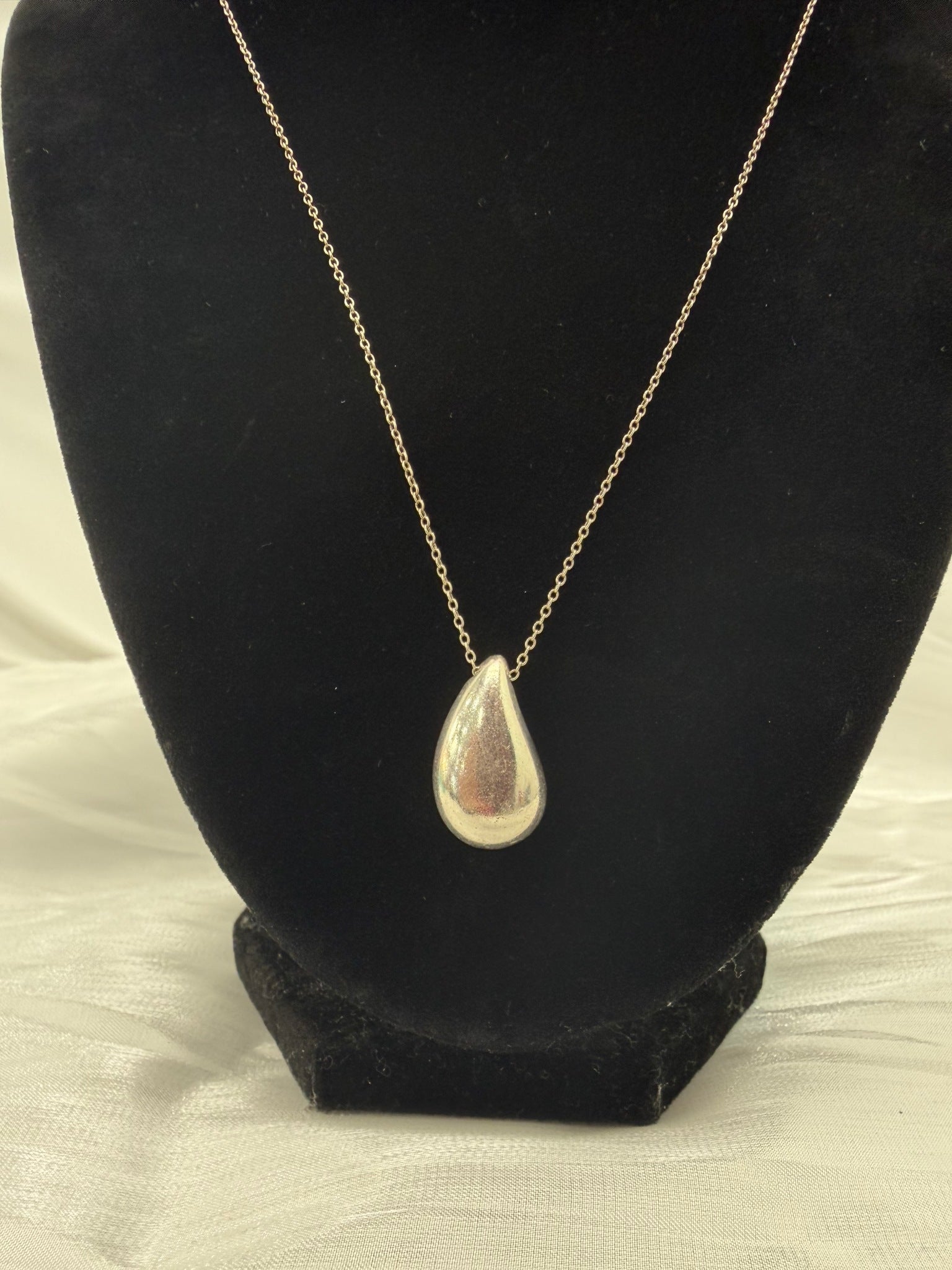 Tiffany & Co. Sterling Silver Elsa Peretti Teardrop Necklace Pendant