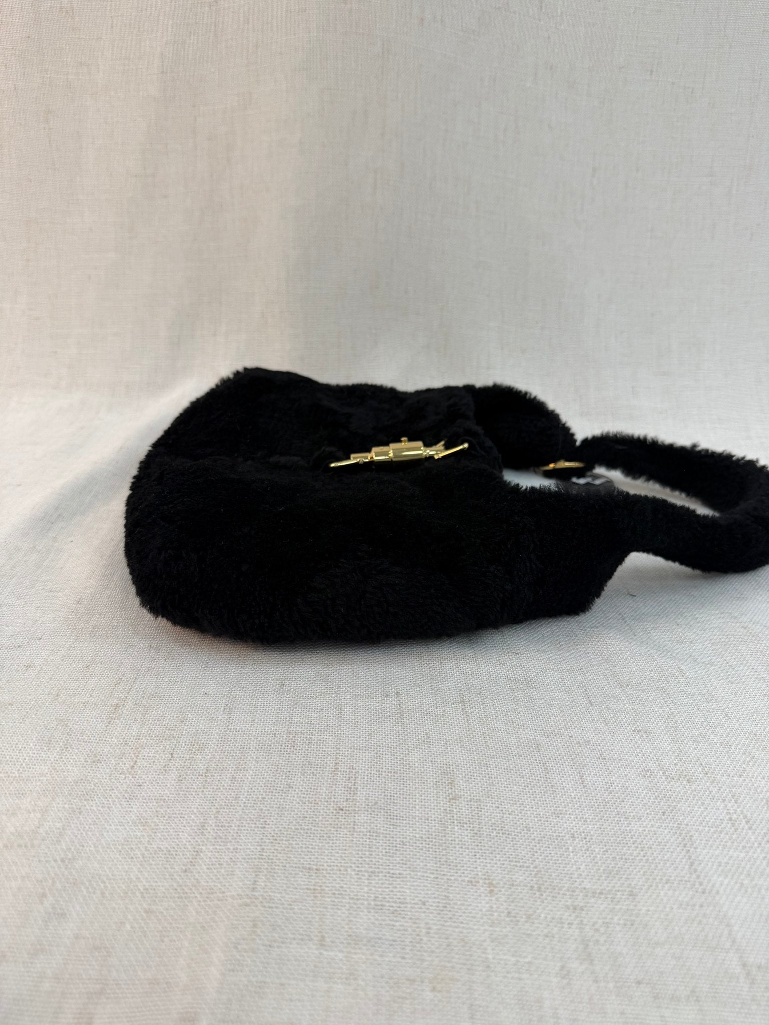 LIKE NEW Gucci Black Shearling Jackie Shoulder Bag