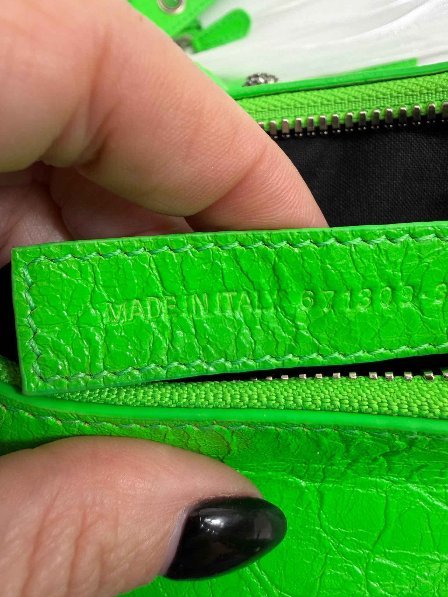 LIKE NEW Balenciaga Green Le Cagole Shoulder Bag