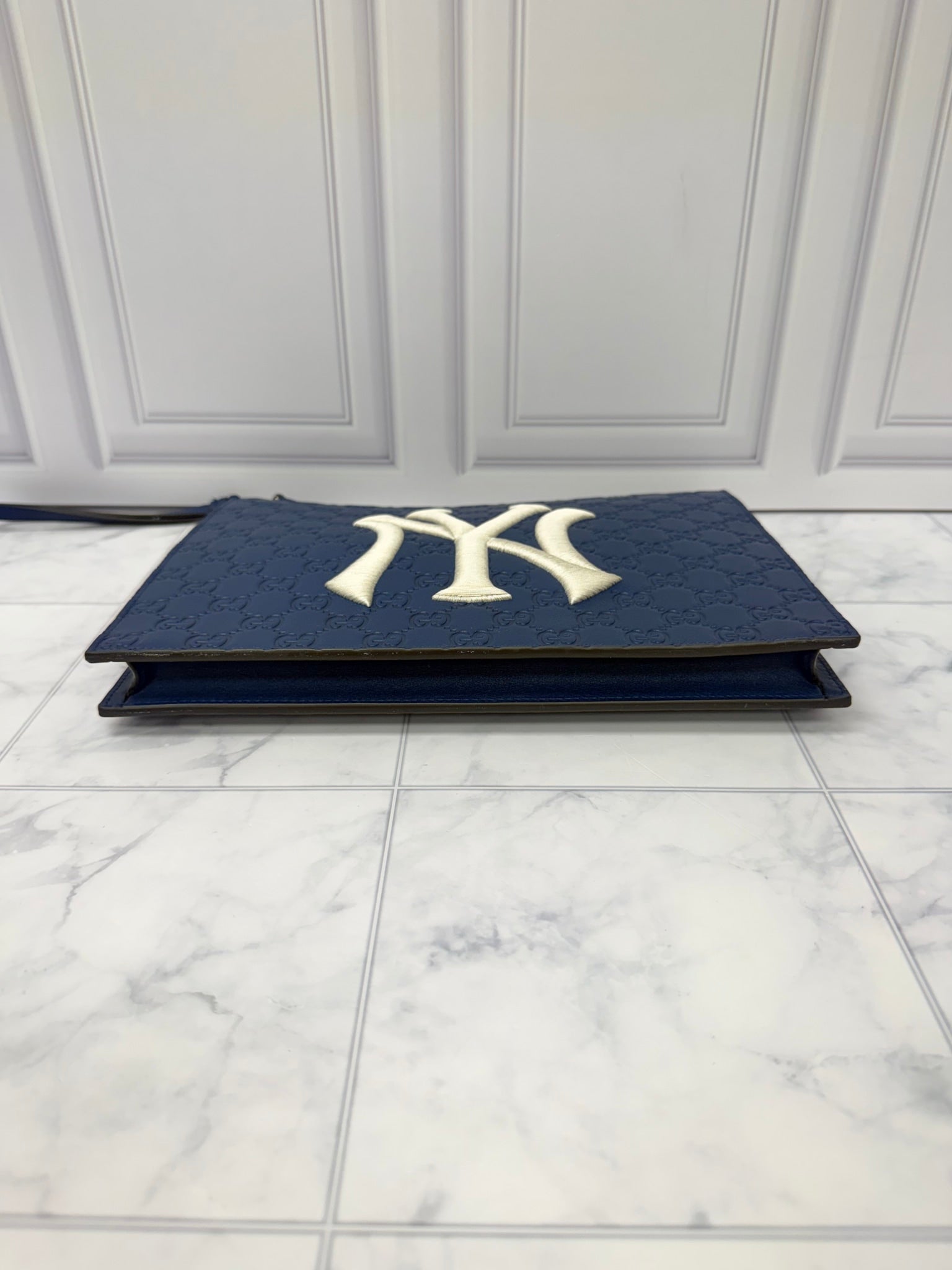 Gucci x MLB NY Yankees Blue Guccissima Leather Zippy Pouch