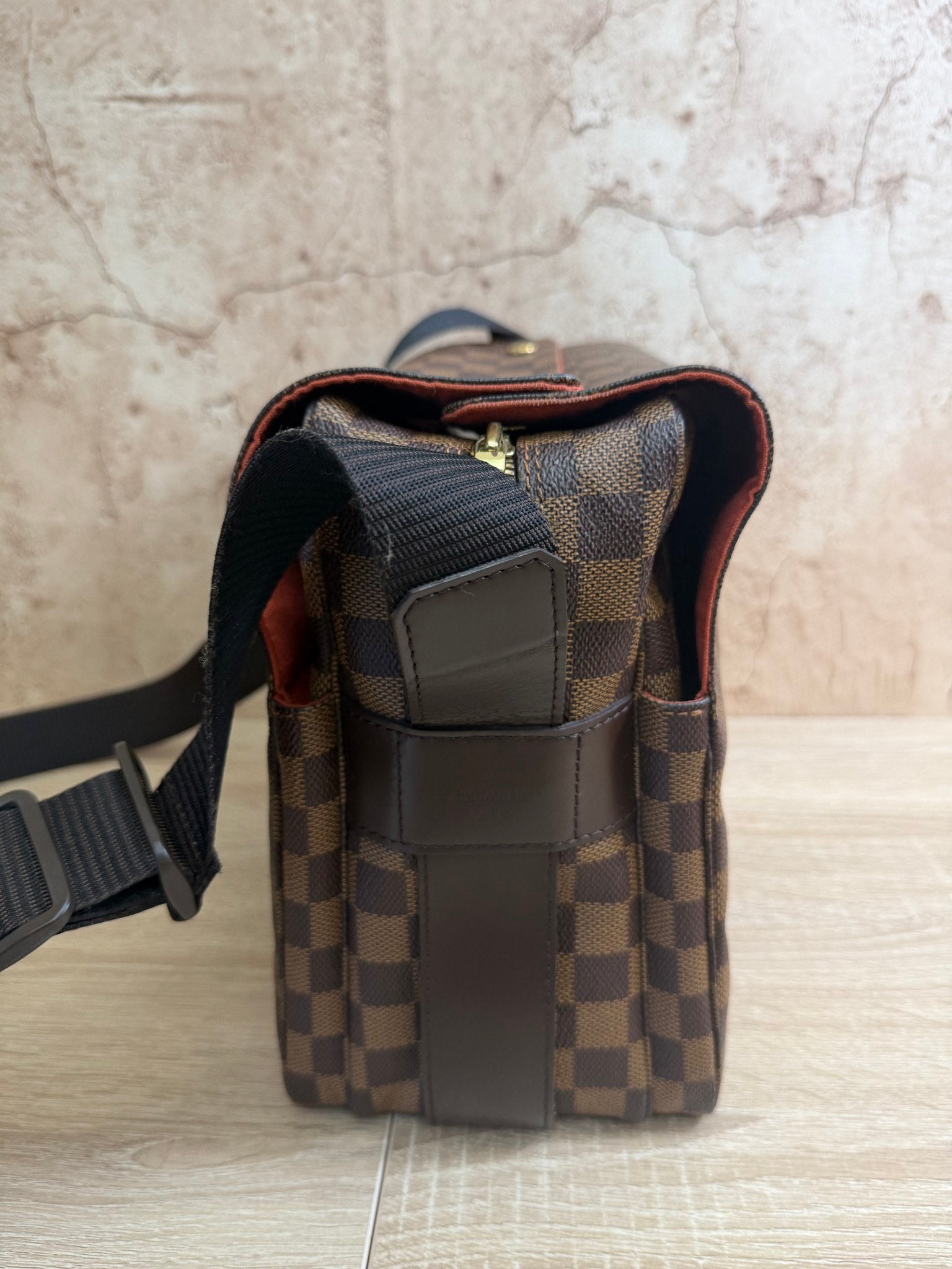 LIKE NEW Louis Vuitton Damier Ebene Naviglio Messenger Bag