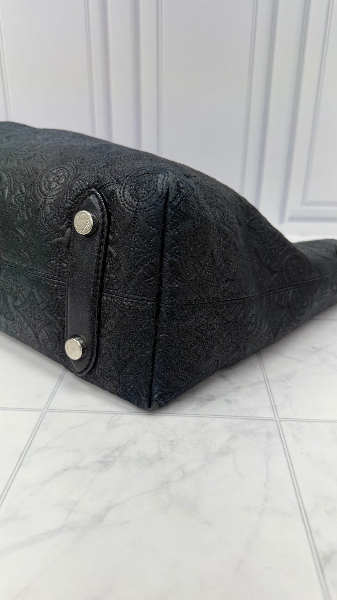 Louis Vuitton Black Quilted Lambskin Leather Antheia Hobo PM