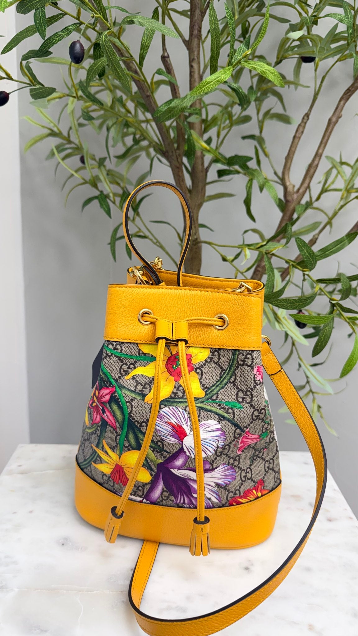 BRAND NEW - Gucci Yellow GG Supreme Flora Ophidia Bucket Bag 