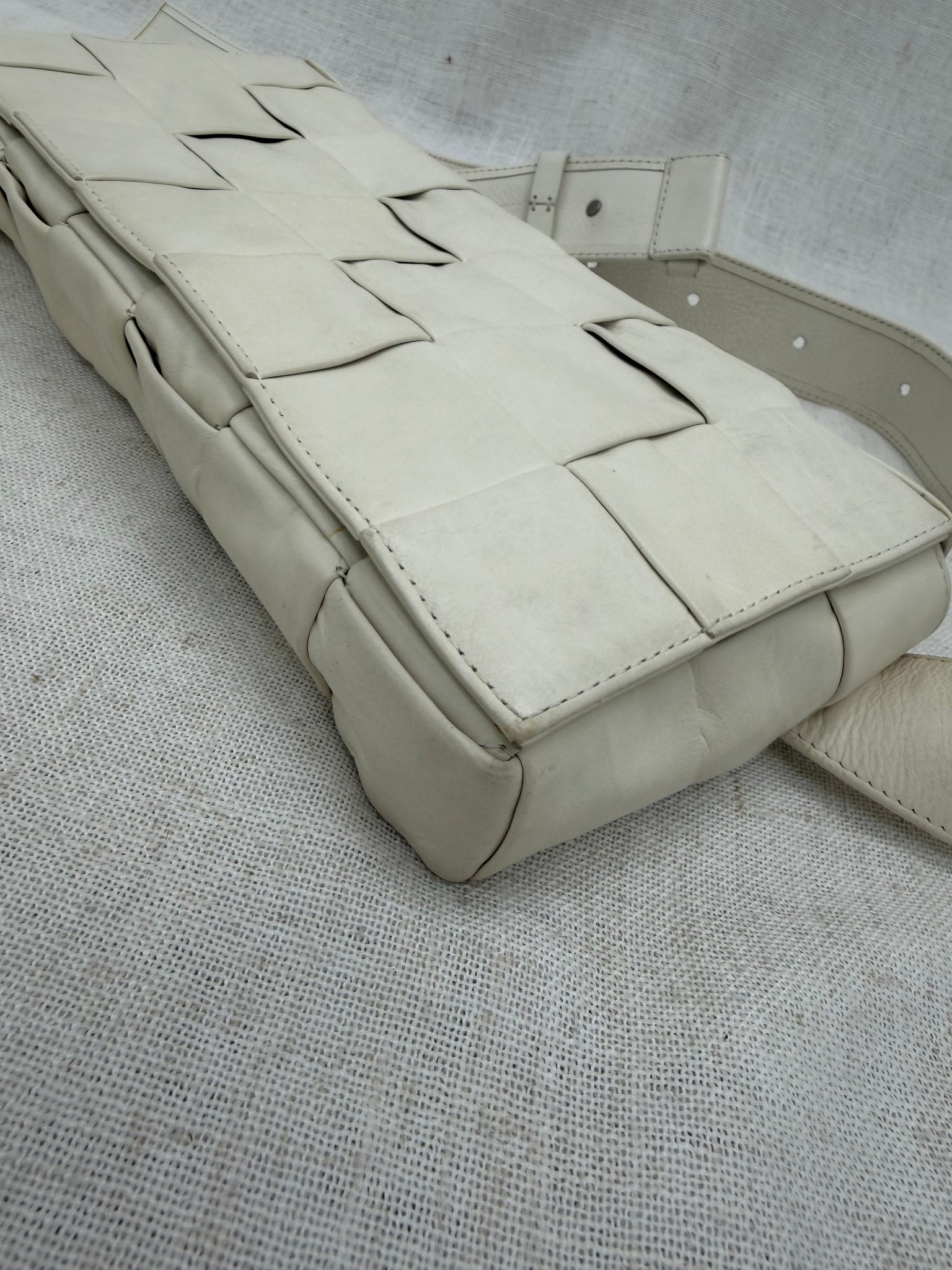 Bottega Veneta Ivory Intrecciato Leather Cassette Beltbag