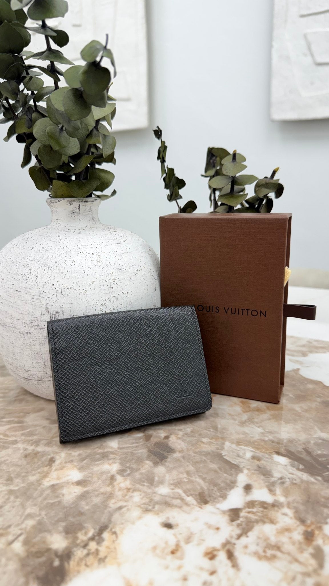 LIKE NEW - Louis Vuitton Black Taiga Leather Card Case