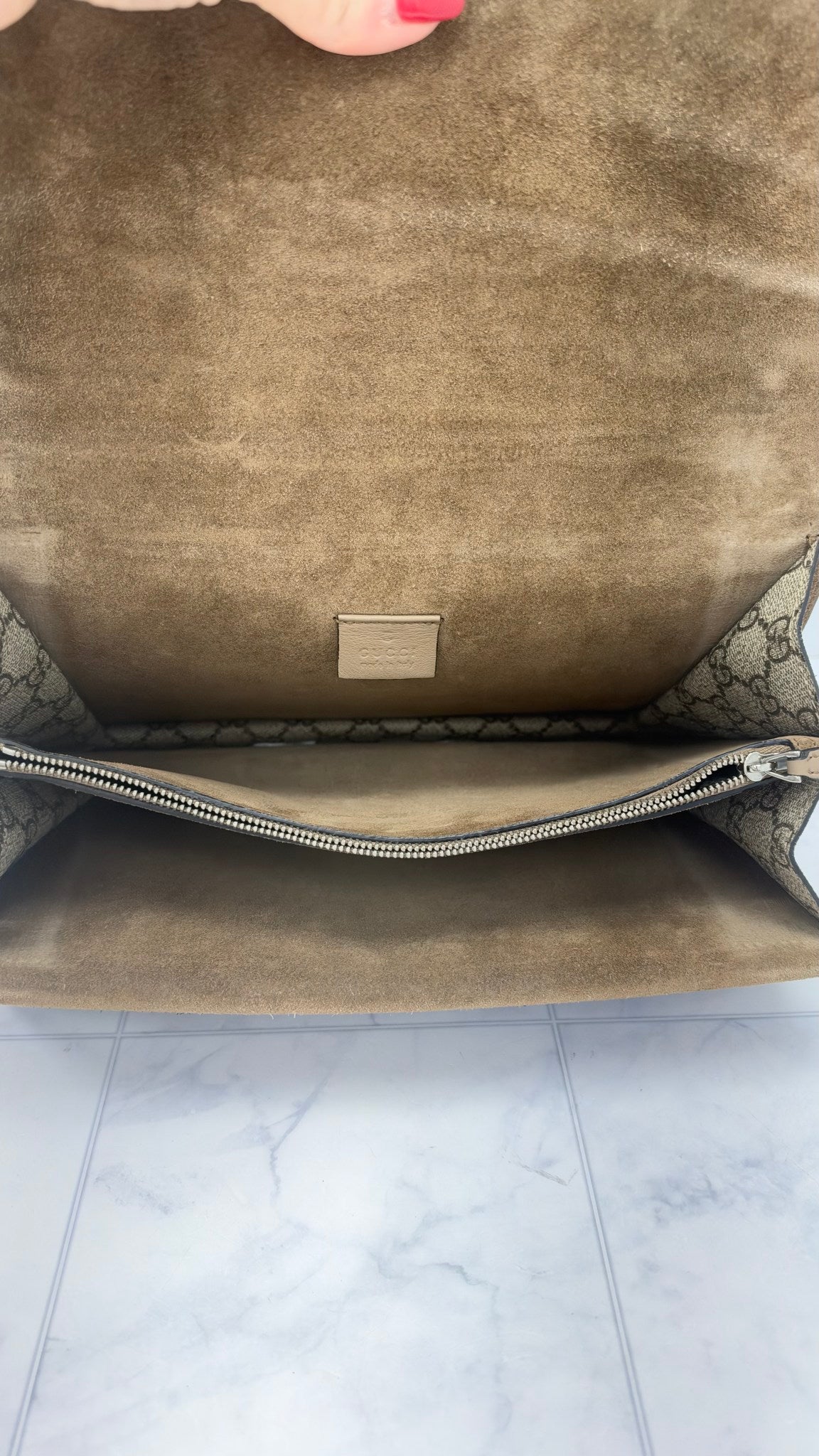 LIKE NEW - Gucci GG Supreme Embroidered Dionysus Handbag 