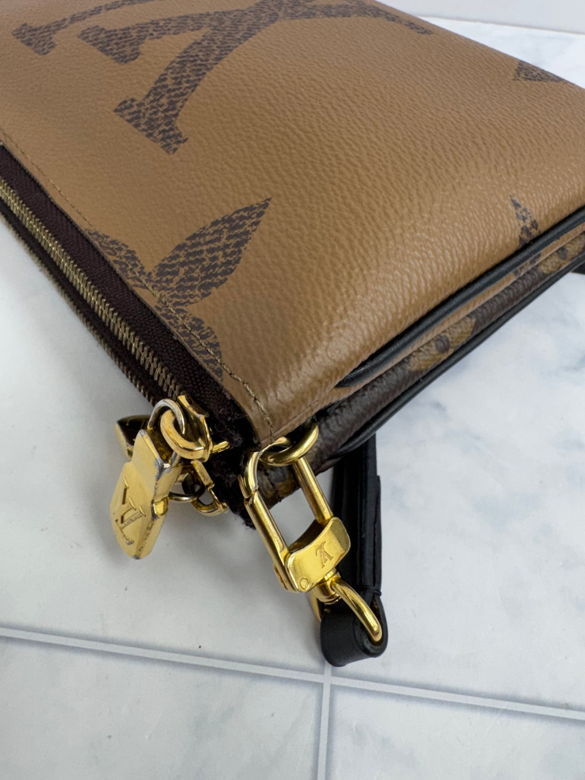 LIKE NEW - Louis Vuitton Reverse Monogram Giant Double Zip Pochette