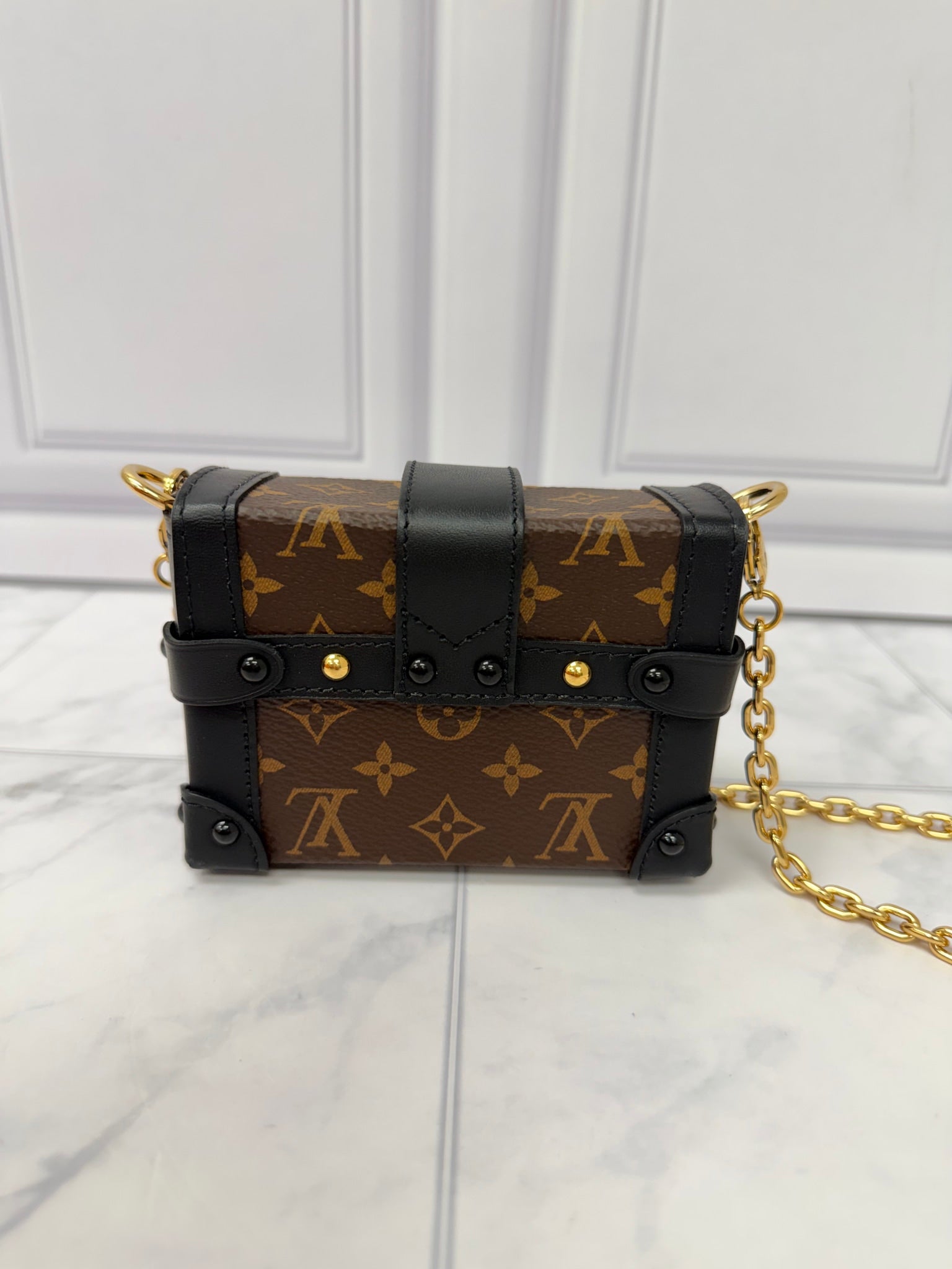 LIKE NEW - Louis Vuitton Monogram Essential Trunk NM Crossbody 
