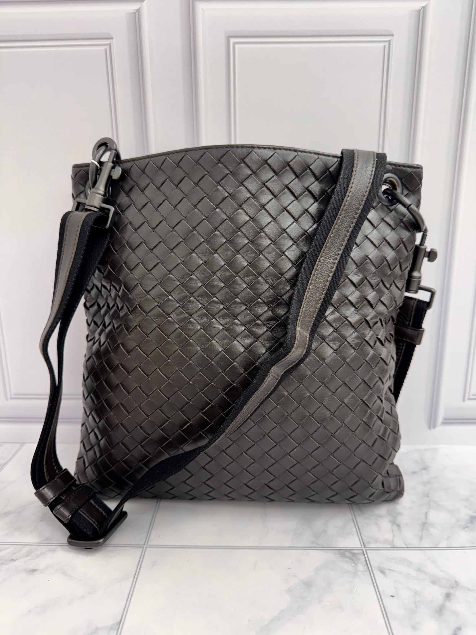 Bottega Veneta Dark Brown Intrecciato Leather Flat Messenger Crossbody Bag