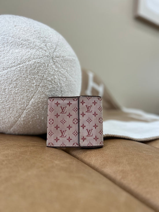 https://res.cloudinary.com/dyql5hig8/image/upload/v1758834497/lcsimqfhvcyhazjwdvzj.jpg