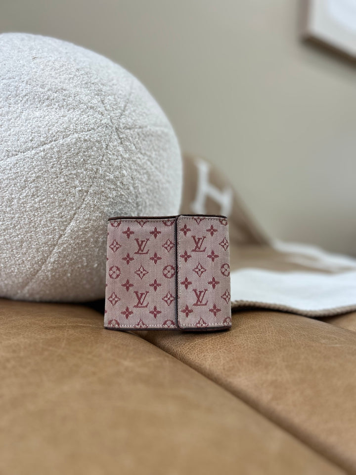 https://res.cloudinary.com/dyql5hig8/image/upload/v1758834497/lcsimqfhvcyhazjwdvzj.jpg