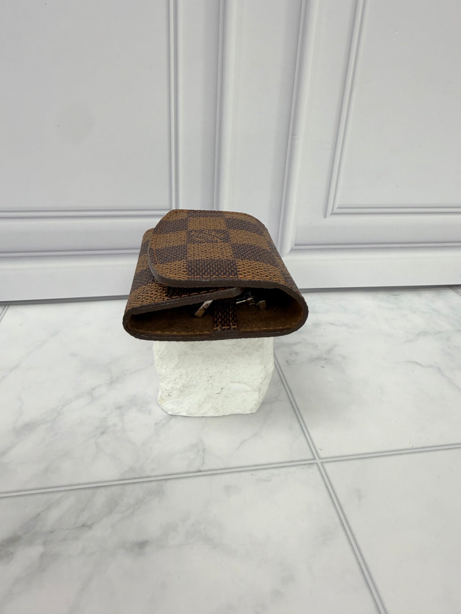 LIKE NEW - Louis Vuitton Damier Ebene Bouton De Manchette Cufflinks And Case 