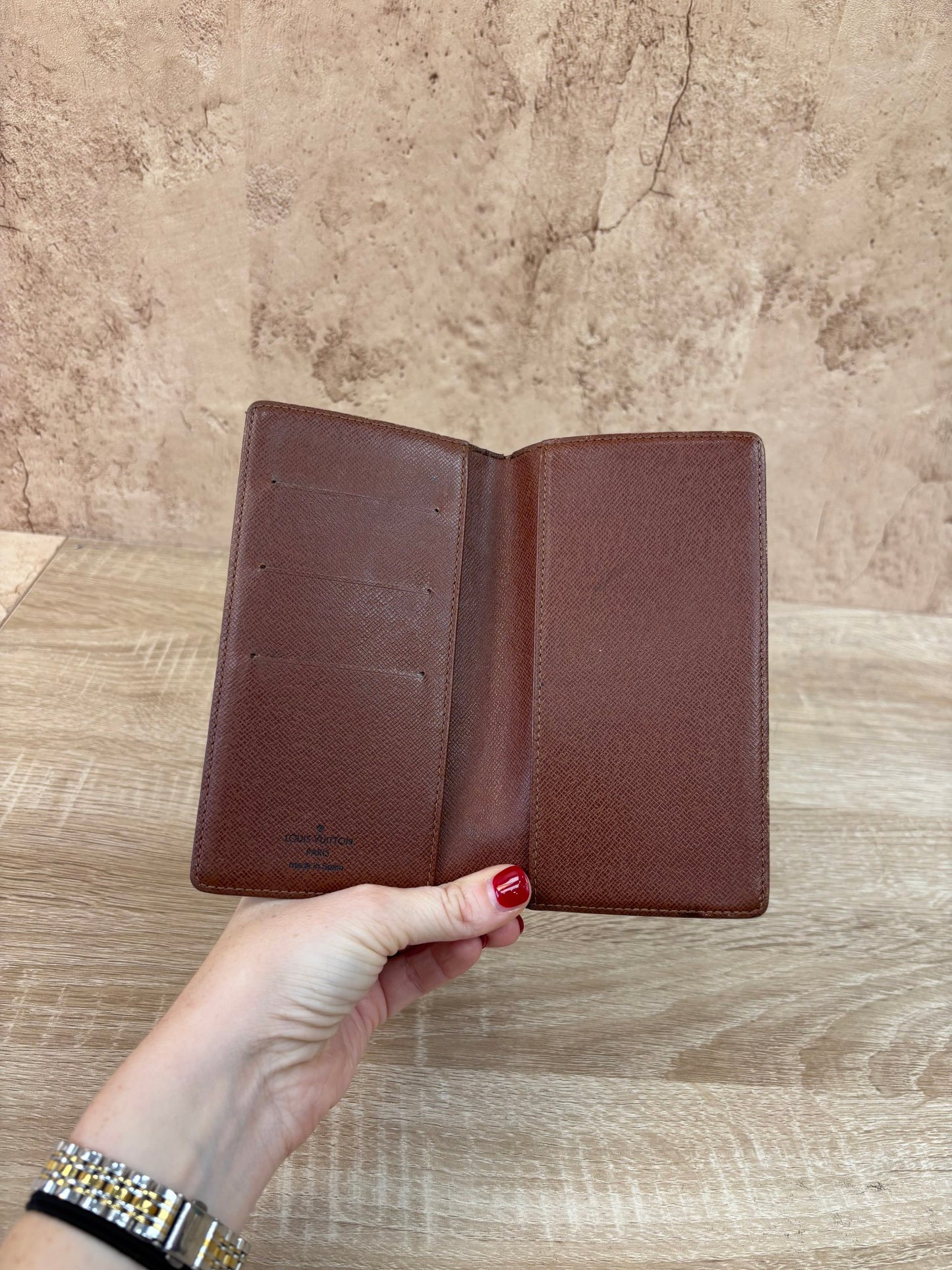https://res.cloudinary.com/dyql5hig8/image/upload/v1759416286/le3iab8pew0awjbotq2h.jpg