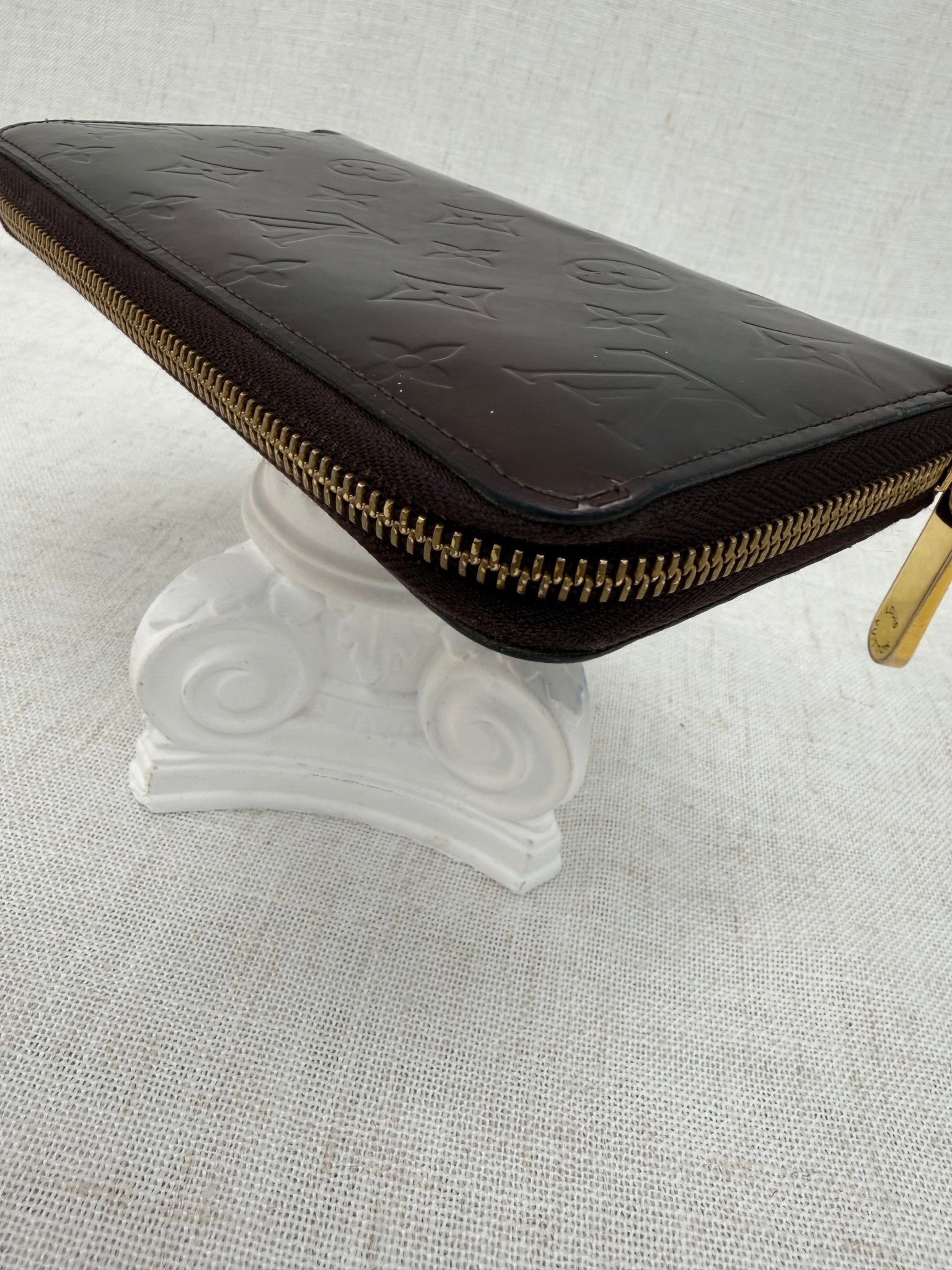 Louis Vuitton Amarante Vernis Zippy Wallet