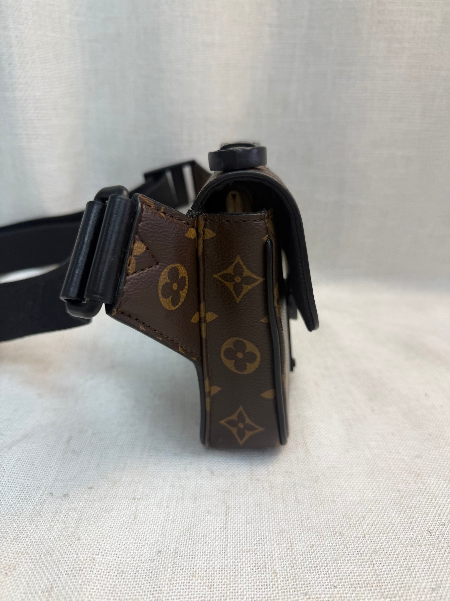 Louis Vuitton Monogram S Lock Sling Bag