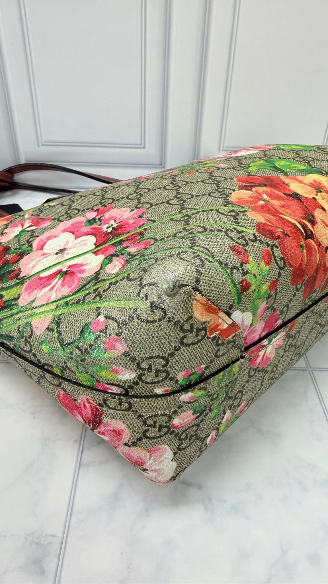 Gucci GG Supreme Bloom Small Reversible Tote Bag 