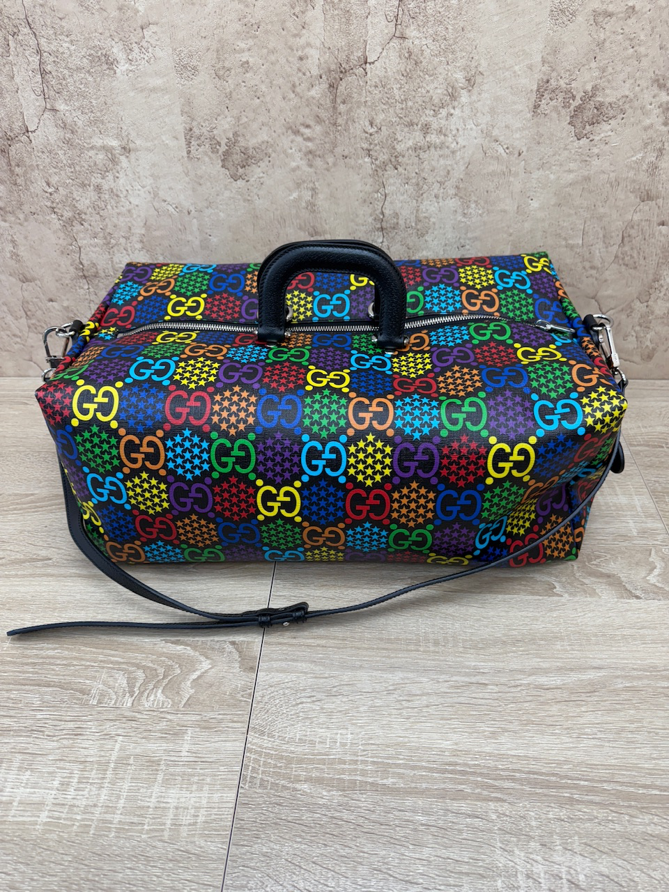 LIKE NEW- GUCCI GG Psychedelic Medium Duffle Bag