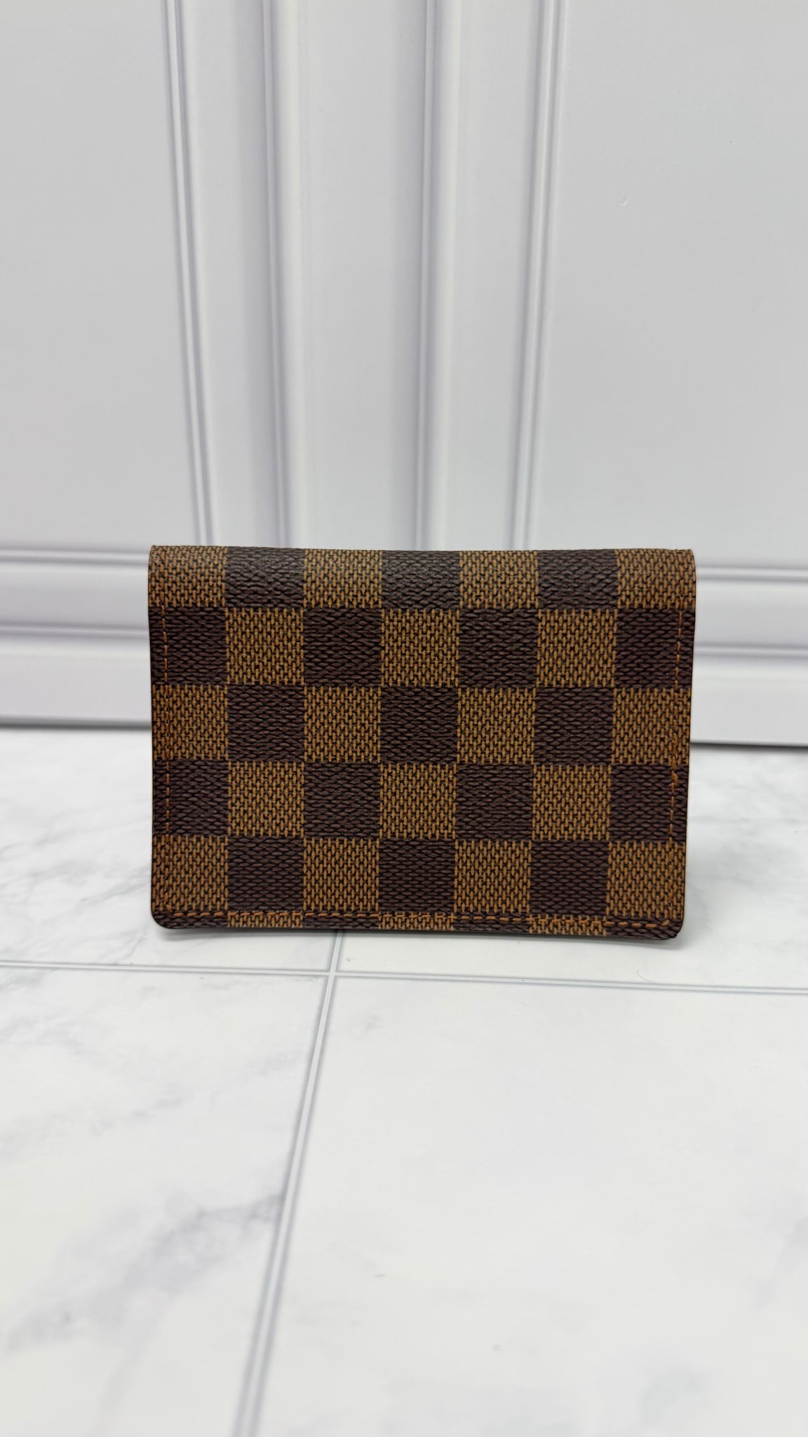 LIKE NEW - Louis Vuitton Damier Ebene ID Card Case