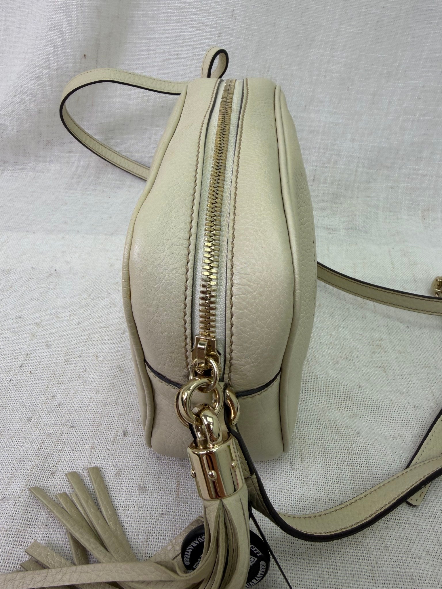 Gucci Cream Pebbled Leather Soho Camera Bag