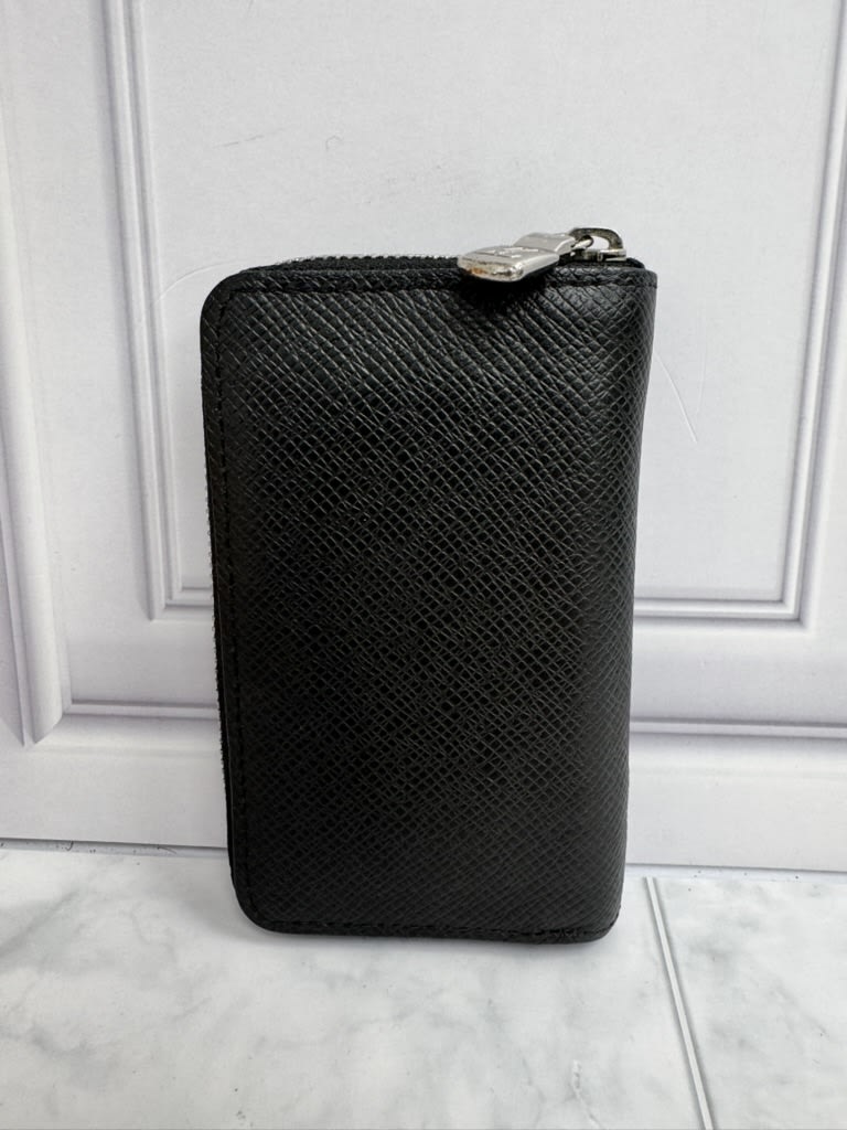 Louis Vuitton Black Taiga Leather Zippy Coin Purse 
