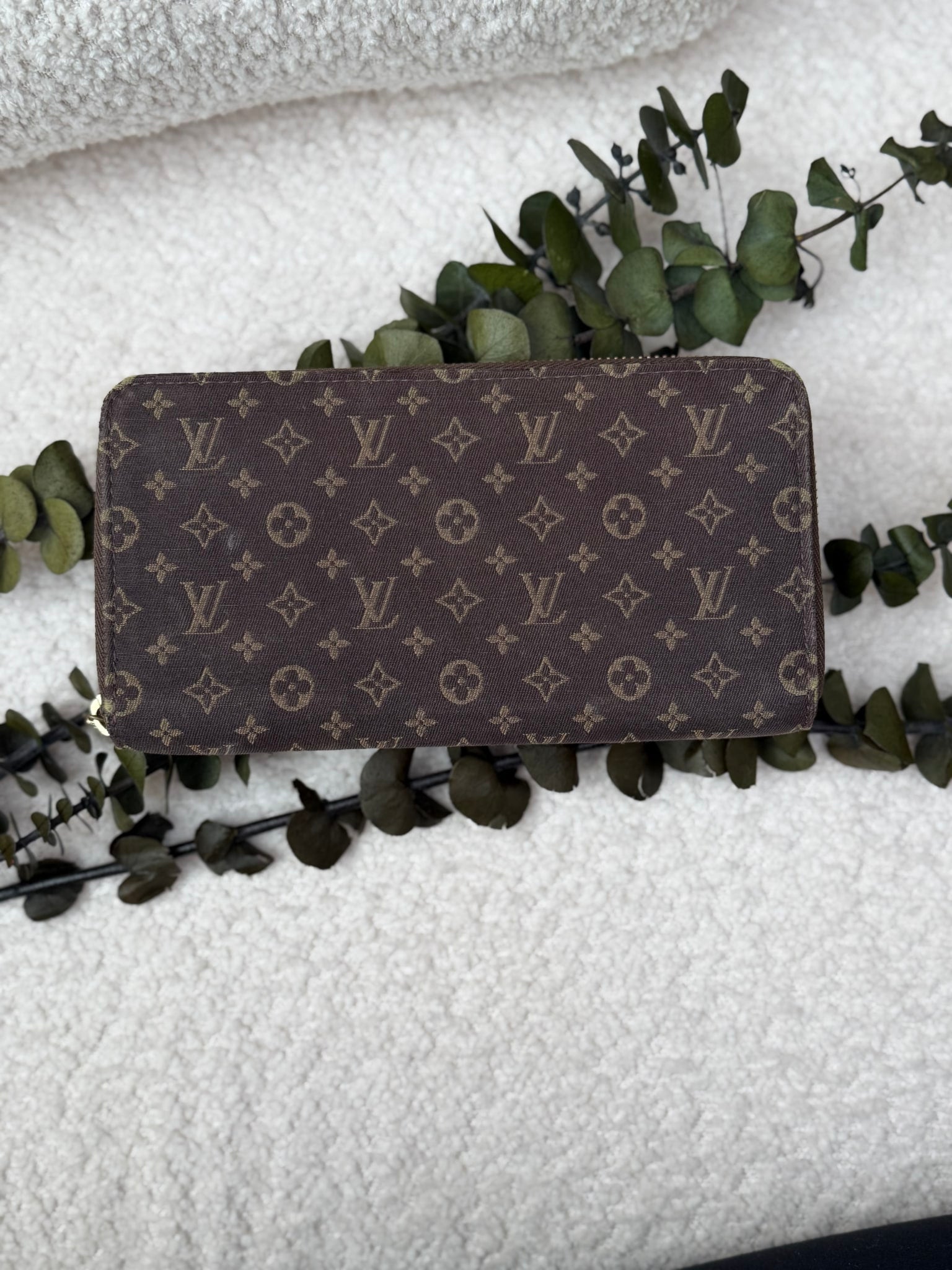 Louis Vuitton Brown Canvas Mini Lin zippy wallet
